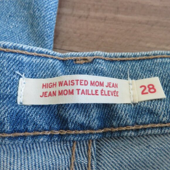 LEVI'S High Waisted Mom Jeans in Now You Know Light Wash Western Casual Size 28 - Picture 14 of 14